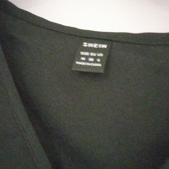 NWOT 2 SHEIN SHORT SLEEVE TOPS ALL SHEIN ITEMS-BUY ONE GET ONE FREE (BOGO) - Picture 4 of 4